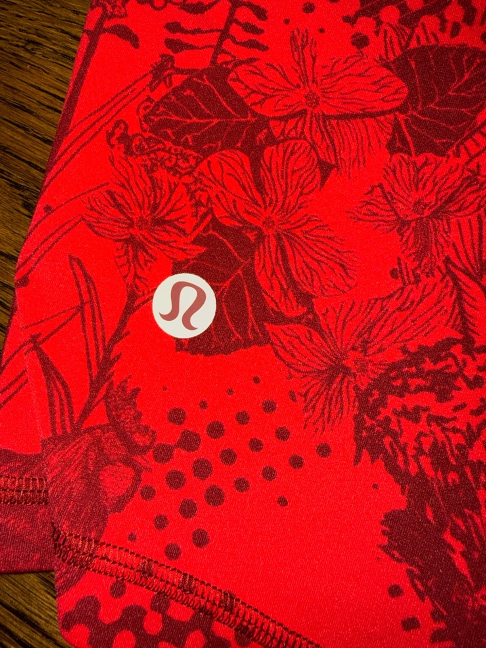 lululemon athletica Align HR 6in Red Floral Shorts (Team Canada version) - Picture 5 of 8